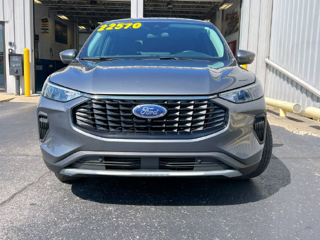 Used 2023 Ford Escape Active w/ Tech Pack #2 AWD/4WD image 2