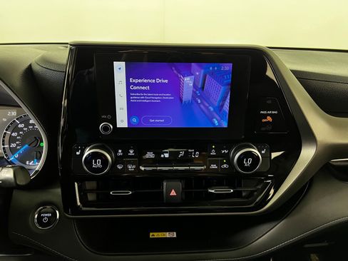 Used 2023 Toyota Highlander XLE image 17