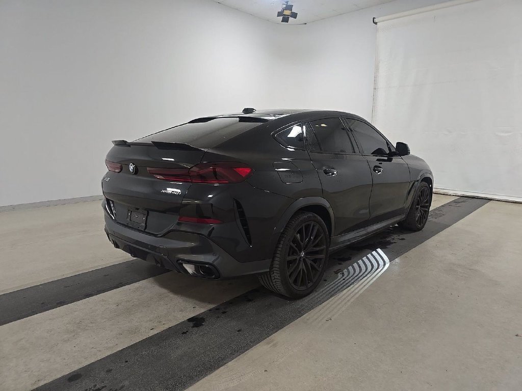 Used 2026 BMW X6 xDrive40i w/ Climate Comfort Package AWD/4WD image 2
