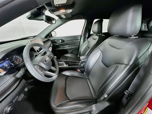Used 2023 Jeep Compass Latitude AWD/4WD image 19