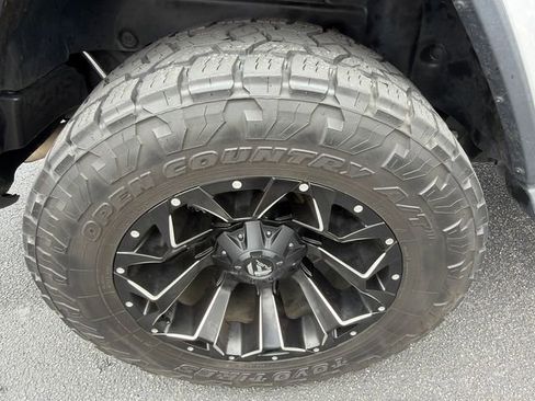 Used 2020 Jeep Wrangler Unlimited Sahara image 17