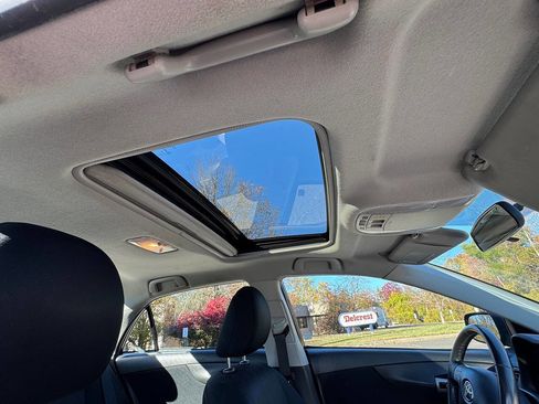 Used 2010 Toyota Corolla S image 6