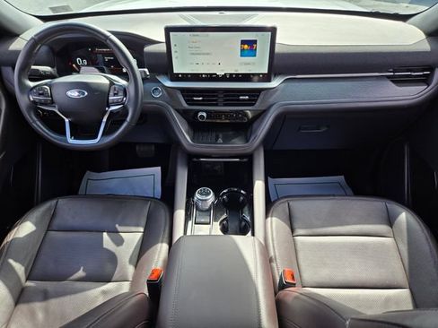 Used 2025 Ford Explorer Platinum w/ LUX Leather Package AWD/4WD image 16