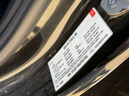 Used 2018 Tesla Model 3 Long Range RWD image 10