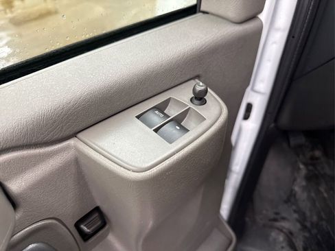 Used 2025 GMC Savana 3500 LT w/ LT Preferred Equipment Group image 29