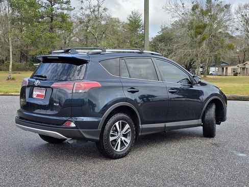 Used 2018 Toyota RAV4 XLE image 5