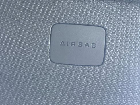 Used 2025 Chevrolet Equinox LT w/ Convenience Package II image 31