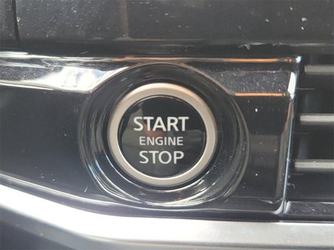 Used 2024 Nissan Pathfinder SV image 20