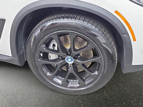 Used 2023 BMW X5 xDrive45e image 33