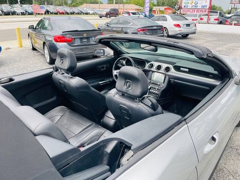 Used 2019 Ford Mustang GT Premium w/ Equipment Group 401A RWD image 37