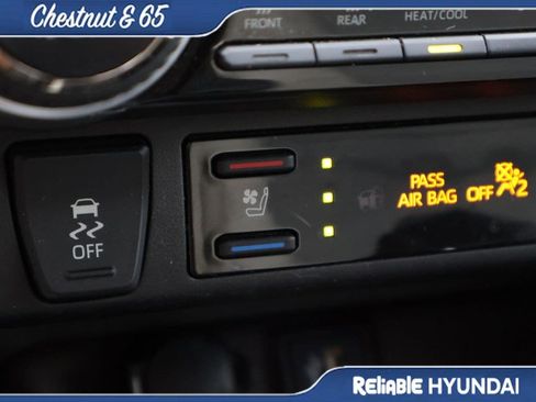 Used 2023 Toyota RAV4 Limited AWD/4WD image 38