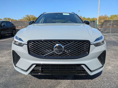 New 2026 Volvo XC60 B5 Plus w/ Protection Package Premier image 9