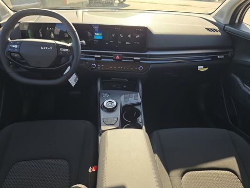 New 2026 Kia Sportage LX image 12