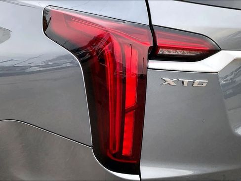 Used 2020 Cadillac XT6 Premium Luxury image 28