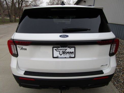 Used 2025 Ford Explorer ST-Line AWD/4WD image 6