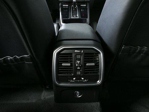 Certified 2026 Porsche Macan Turbo AWD/4WD image 19