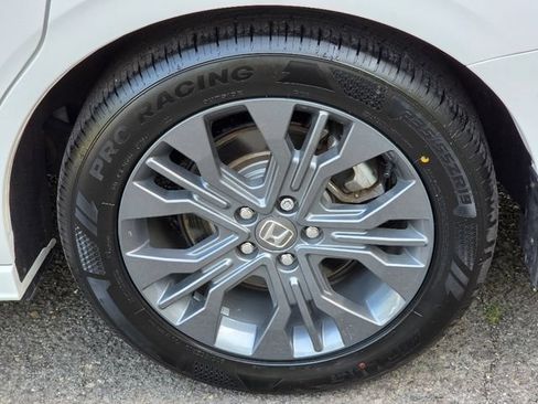 Used 2025 Honda Odyssey Touring image 15