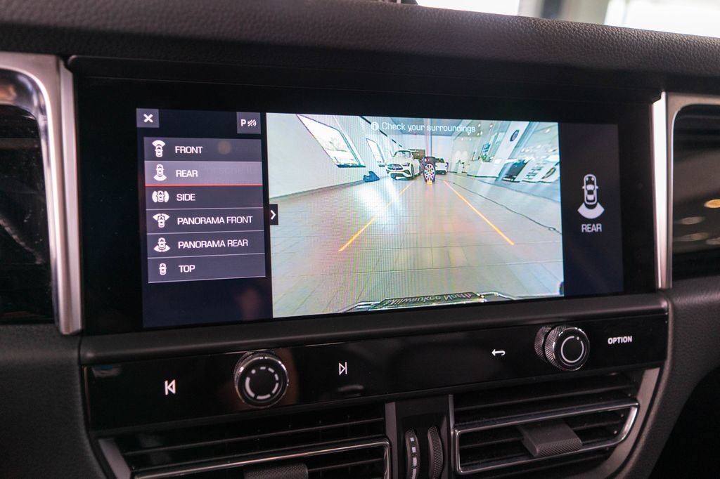 Certified 2024 Porsche Macan S AWD/4WD image 30