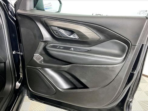 Used 2024 GMC Terrain SLT image 19