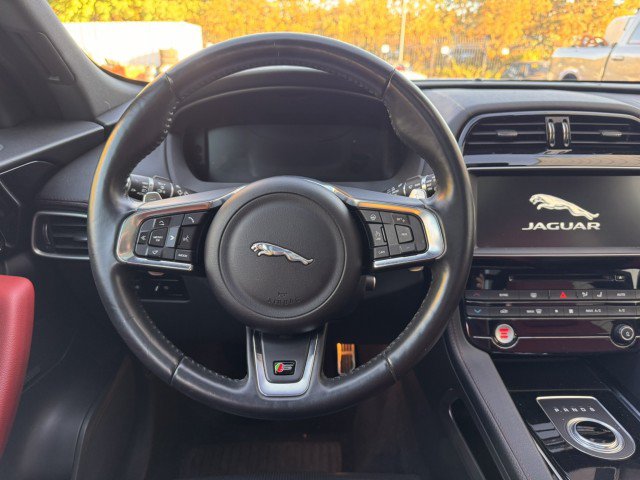 Used 2017 Jaguar F-PACE S AWD/4WD image 32
