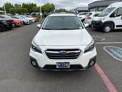 Used 2018 Subaru Outback 2.5i Limited AWD/4WD image 2