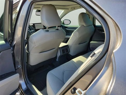 Used 2023 Toyota Camry XLE image 9