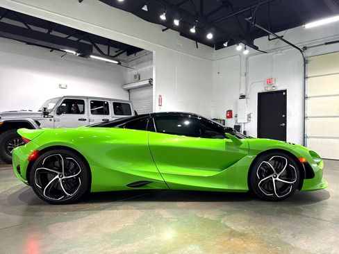Used 2024 McLaren 750S Spider image 39