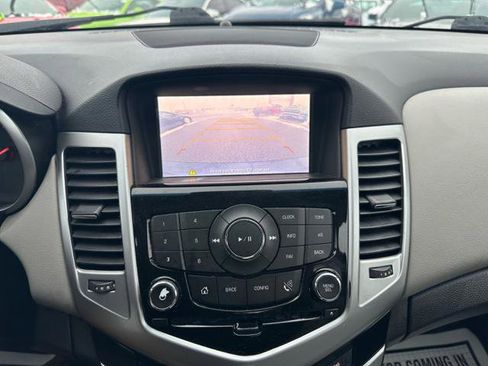 Used 2015 Chevrolet Cruze LT w/ Technology Package image 22