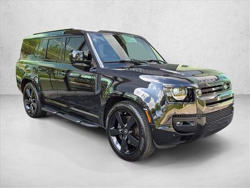 Used 2025 Land Rover Defender 130 X-Dynamic SE AWD/4WD image 3