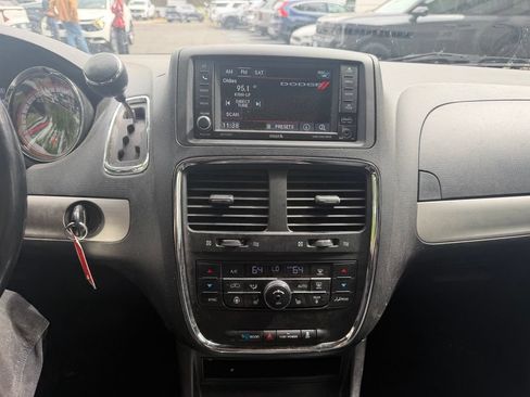 Used 2013 Dodge Grand Caravan R/T w/ Safety Sphere Group FWD image 20