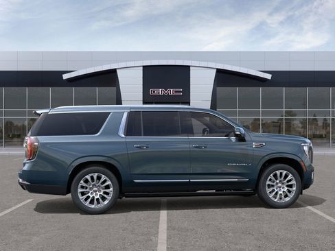 New 2026 GMC Yukon XL Denali w/ Denali Reserve Package image 5