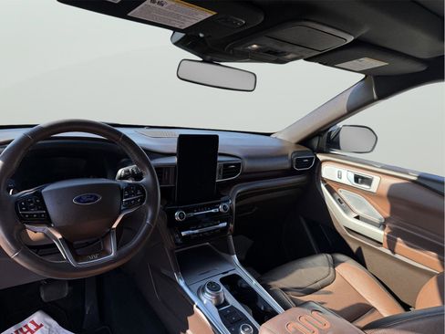 Certified 2021 Ford Explorer King Ranch w/ Premium Technology Package image 19