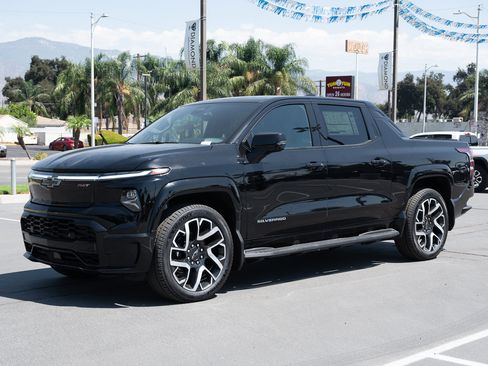 Used 2024 Chevrolet Silverado EV RST w/ LPO, Utility Wall Package image 8