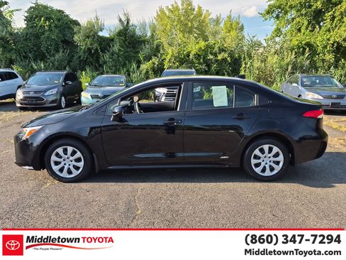 Used 2024 Toyota Corolla LE AWD/4WD image 6