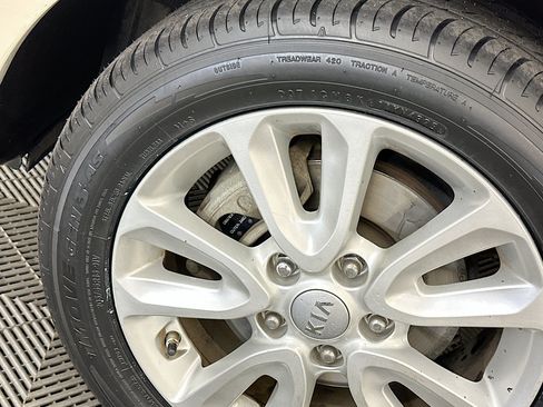 Used 2013 Kia Soul + FWD image 33