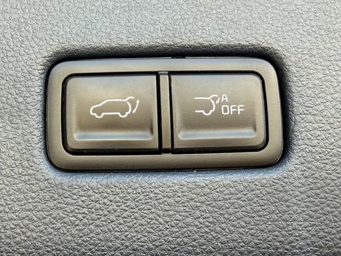 Used 2025 Kia Carnival EX FWD image 33