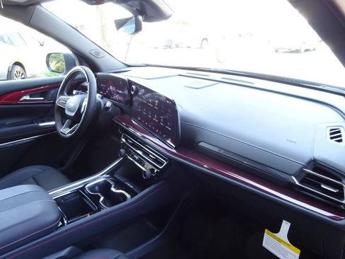 New 2026 Chevrolet Traverse Z71 w/ Enhanced Driving Package AWD/4WD image 14