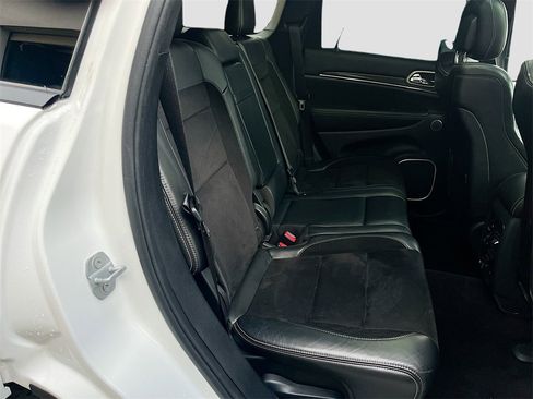 Used 2018 Jeep Grand Cherokee SRT image 27