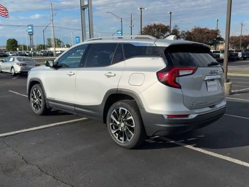 Used 2022 GMC Terrain SLT w/ Infotainment Package II AWD/4WD image 6