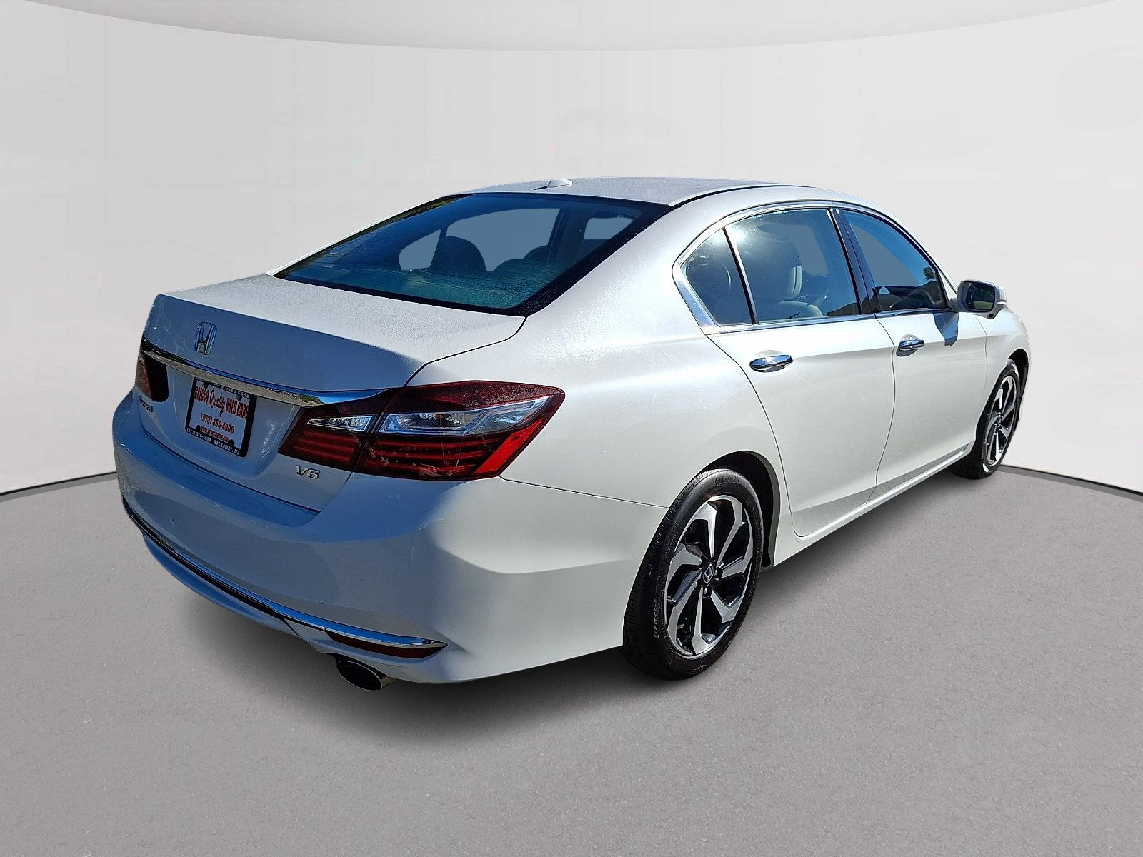 Certified 2017 Honda Accord EX-L image 10