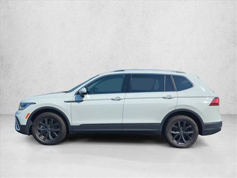 Used 2024 Volkswagen Tiguan SE FWD image 8