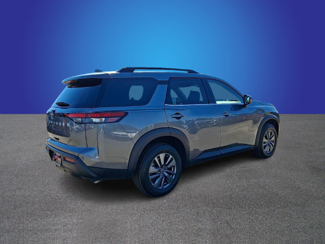 Used 2025 Nissan Pathfinder SV FWD image 4