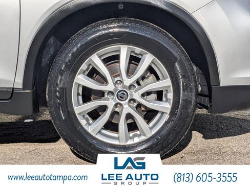 Used 2019 Nissan Rogue S image 10