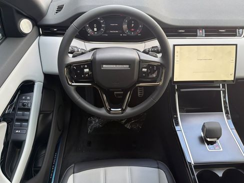 New 2026 Land Rover Range Rover Evoque Hoxton AWD/4WD image 25