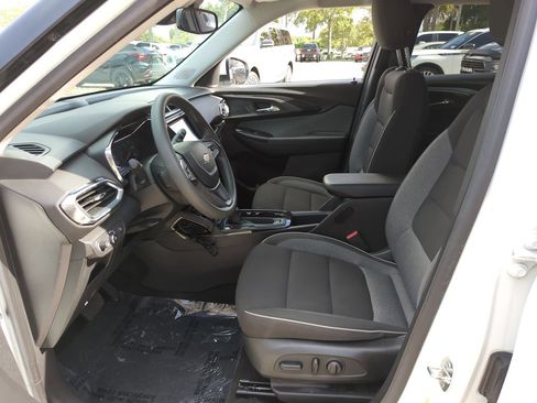 Used 2023 Chevrolet TrailBlazer LT w/ Convenience Package FWD image 18