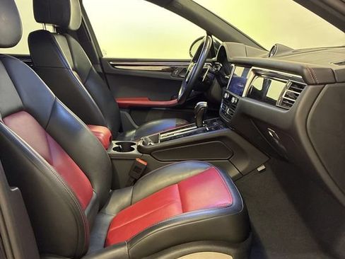 Used 2024 Porsche Macan AWD/4WD image 2
