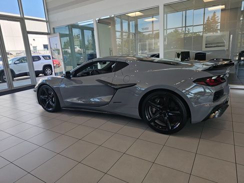 Used 2025 Chevrolet Corvette E-Ray w/ ZER Performance Package AWD/4WD image 4