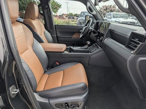 Used 2025 Lexus GX 550 w/ Accessory Package (2T) AWD/4WD image 37