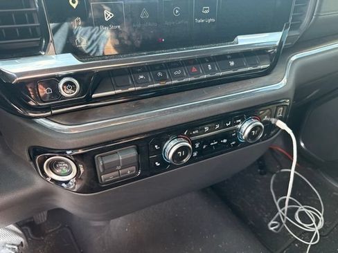Certified 2025 GMC Sierra 1500 SLT RWD image 39