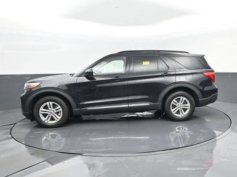 Used 2023 Ford Explorer XLT w/ Equipment Group 202A AWD/4WD image 5